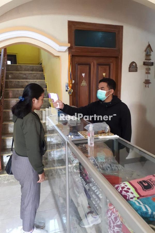 Bromo Indah Lestari Homestay Mitra Reddoorz باسوروان المظهر الخارجي الصورة