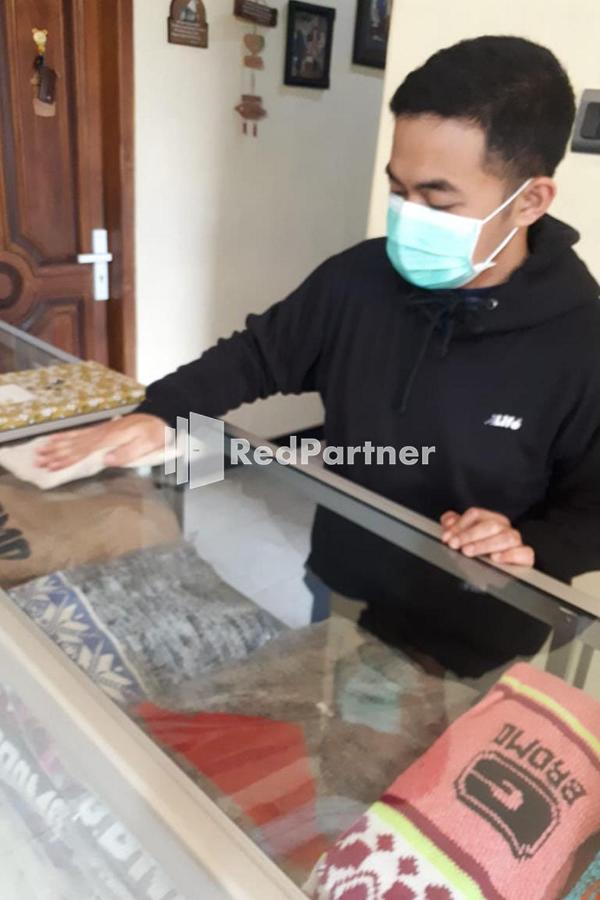Bromo Indah Lestari Homestay Mitra Reddoorz باسوروان المظهر الخارجي الصورة